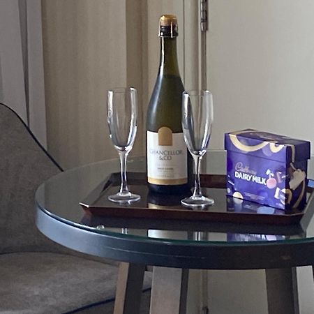 Luxury Privately Owned Ocean View Studio Apartments At O4Ks Gold Tower Gold Coast Eksteriør billede