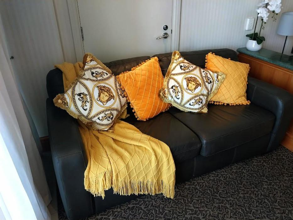 Luxury Privately Owned Ocean View Studio Apartments At O4Ks Gold Tower Gold Coast Eksteriør billede